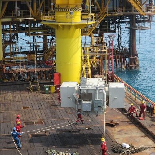 photo-1616510172676-71b8e4cf0f5e